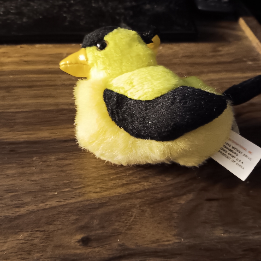 Wild republic audubon American goldfinch clip key chain